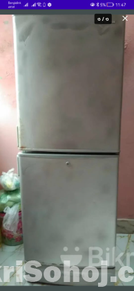 ফ্রিজ